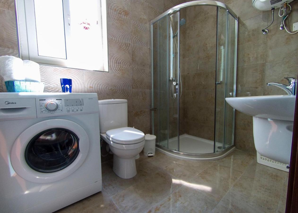 F12 Room 2, Private Room Two Single Beds Privated Bathroom In Shared Flat Msida Exteriör bild