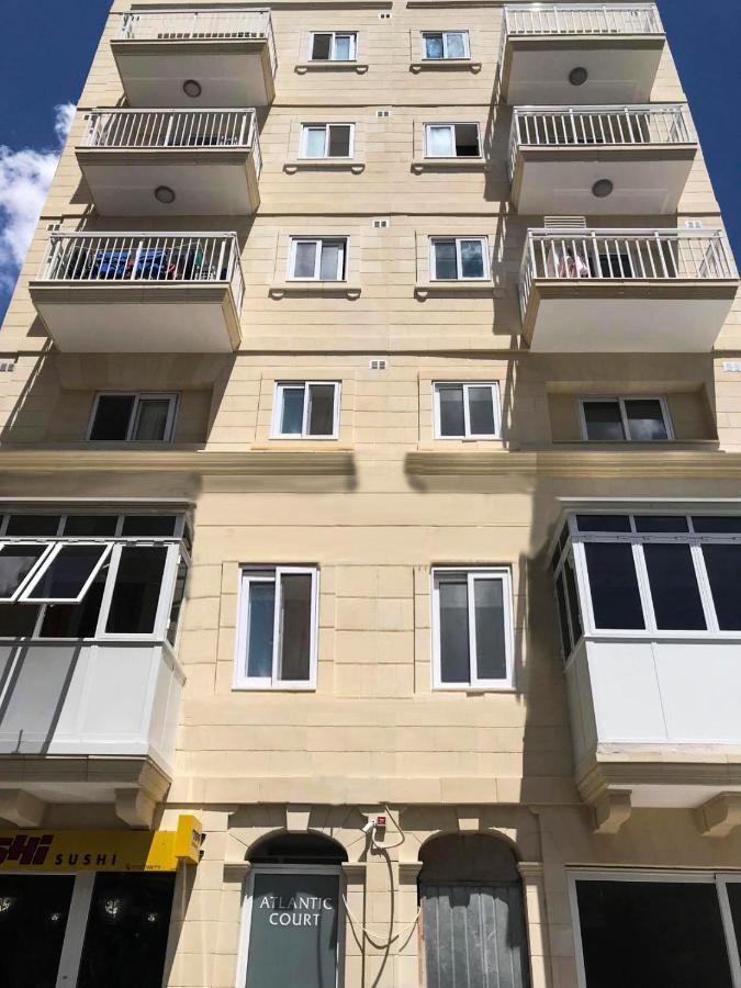 F12 Room 2, Private Room Two Single Beds Privated Bathroom In Shared Flat Msida Exteriör bild