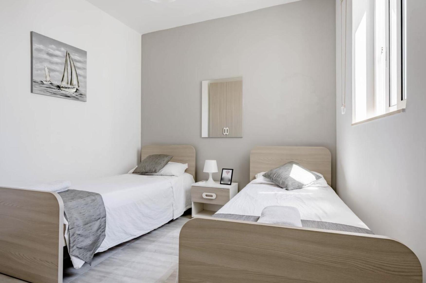 F12 Room 2, Private Room Two Single Beds Privated Bathroom In Shared Flat Msida Exteriör bild